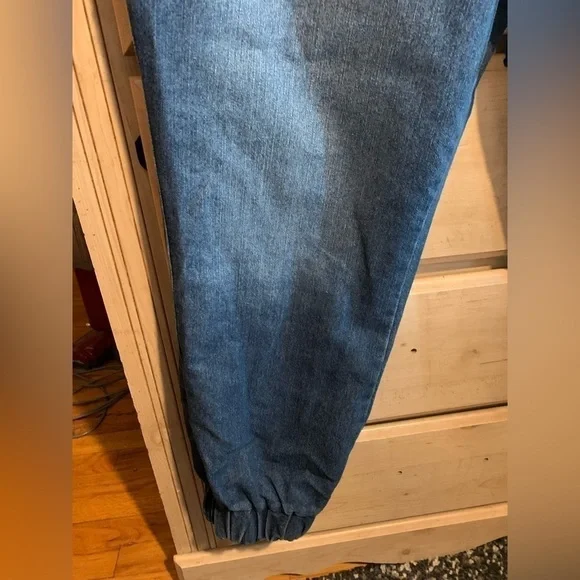 NWT Macys junior plus 1x high rise jogger jeans - Picture 4 of 7